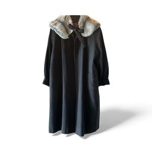 Chic Black Cape with Faux Fur Trim